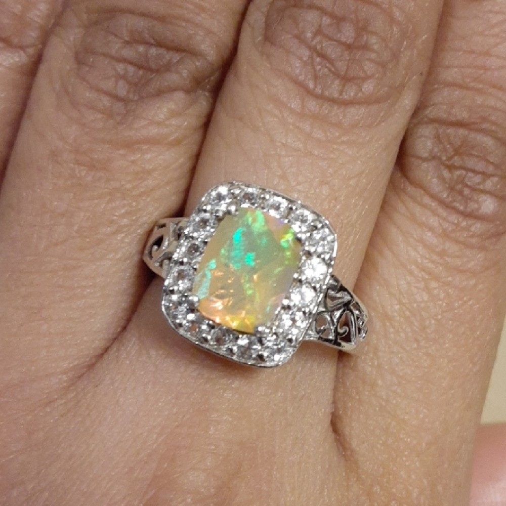 925 Ethiopian Opal And Gemstone.